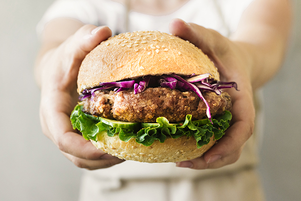 Europa prohíbe llamar "hamburguesa" a productos que no lleven carne