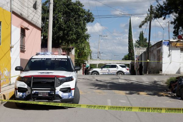 Robo de vehículo desata persecución y balacera