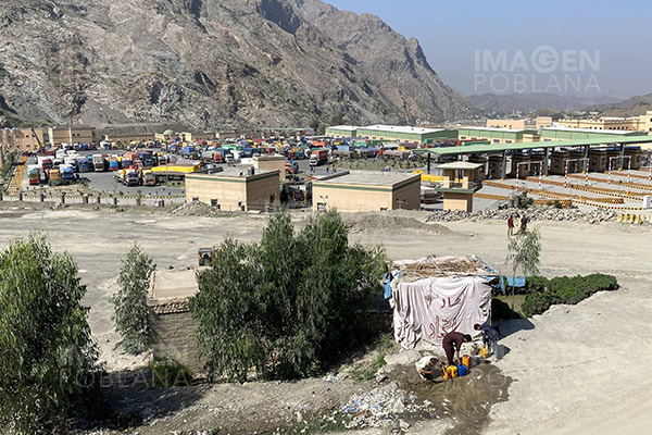 Entra en vigor alto al fuego entre Pakistán y Afganistán