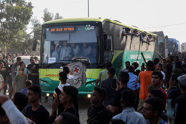 Israel entrega a Gaza restos de 45 palestinos, dicen autoridades sanitarias