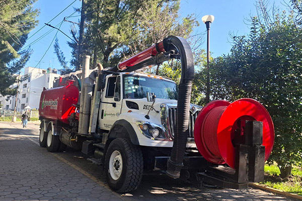 Brigadas de Agua de Puebla apoyan con limpieza y desazolve en comunidades afectadas de la Sierra Norte