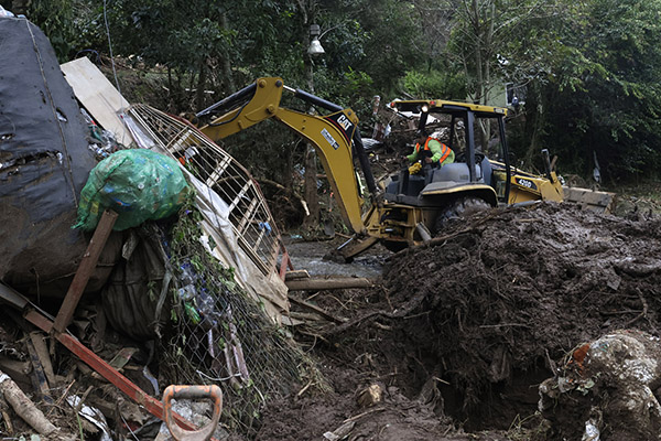 Aumenta a 70 cifra de muertos en inundaciones y deslaves en México