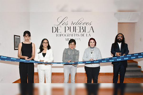 Lilia Cedillo inaugura la exposición “Los relieves de Puebla. Topografías de la memoria”
