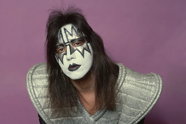 Fallece Ace Frehley, guitarrista original de Kiss, tras una caída