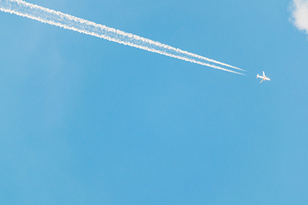 ¿Son las estelas de los aviones sustancias tóxicas?