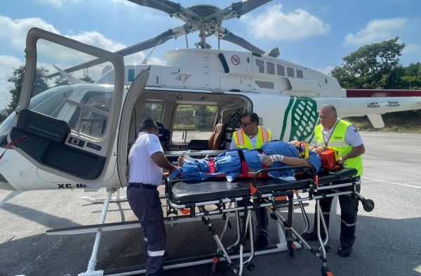 Trasladan de Huauchinango a Puebla a mujer con complicaciones en embarazo