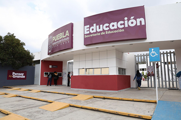 Regresarán a clases presenciales estudiantes de 563 escuelas de la Sierra Norte