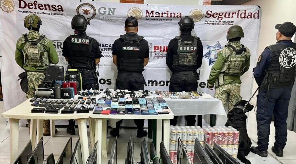 Celulares, pantallas, droga y “harta” cerveza, decomiso en el penal de Tepexi