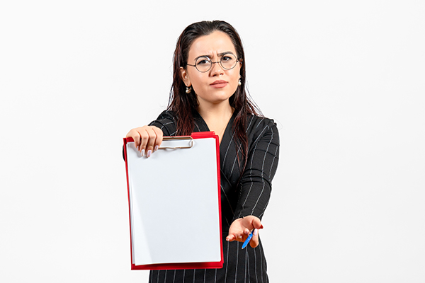 Separarse sin renunciar: ¿qué implica pedir licencia en el servicio público?