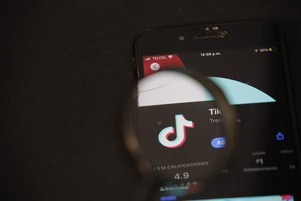Amnistía Internacional acusa a TikTok de lucrar con las inseguridades de los adolescentes
