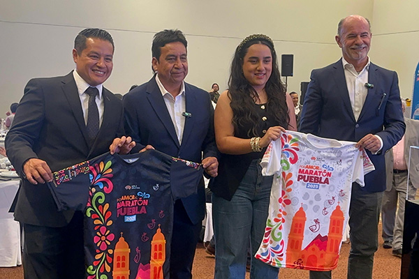 Playeras y medallas del Maratón de Puebla 2025 rinden homenaje al patrimonio del estado