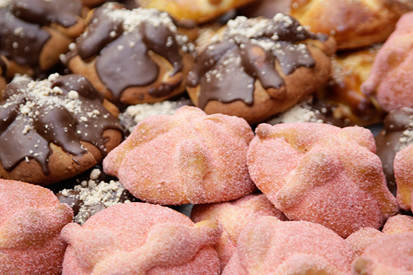 Sabores tradicionales y exóticos endulzan la Feria del Pan de Muerto