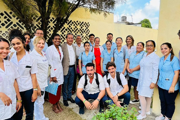 Consolida Universidad de la Salud cooperación académica internacional