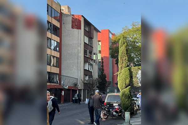Explosión en edificio de Coyoacán deja cinco heridos y severos daños